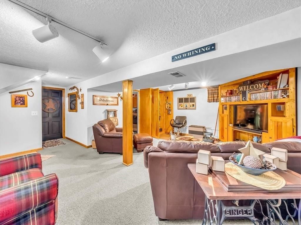 1257 E Walnut Street — photo 15