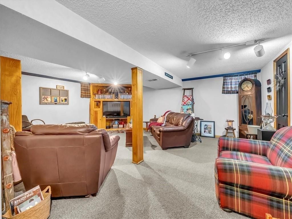 1257 E Walnut Street — photo 16
