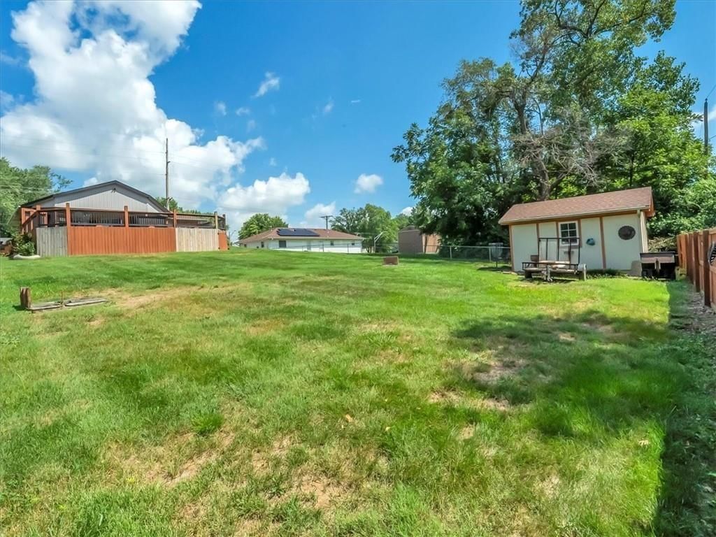 1257 E Walnut Street — photo 23