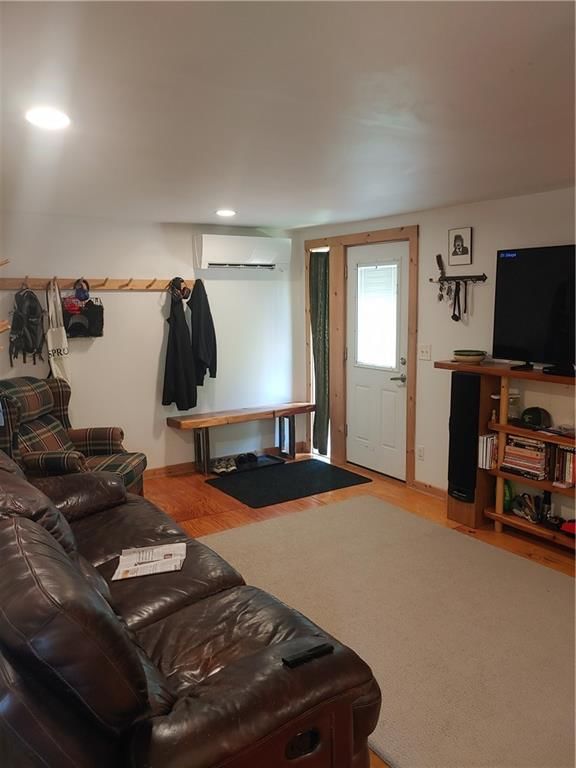 9794 GLENWOOD Drive — photo 20