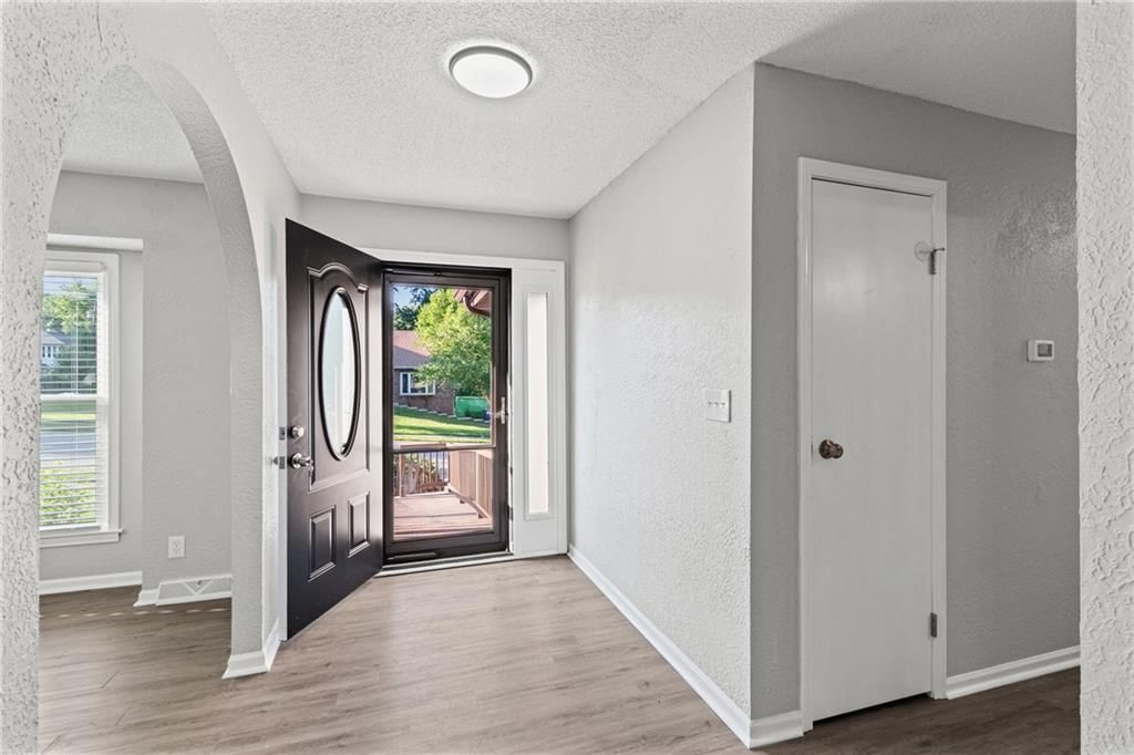 403 Kingsley Avenue — photo 10