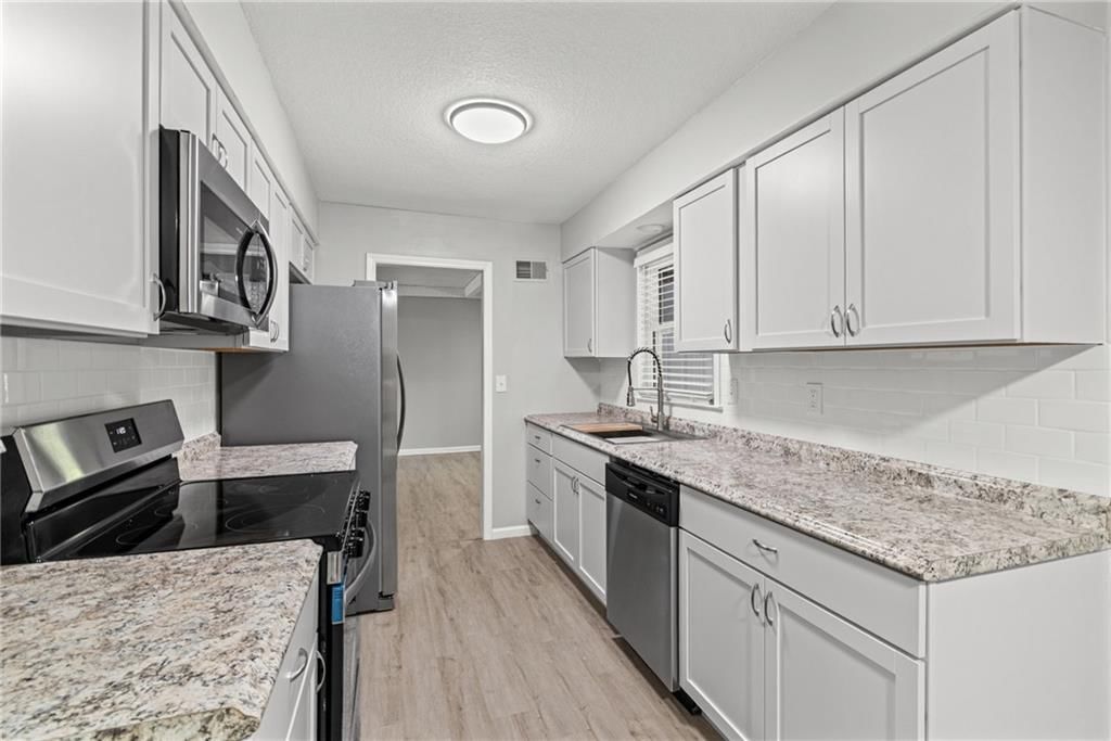 403 Kingsley Avenue — photo 11