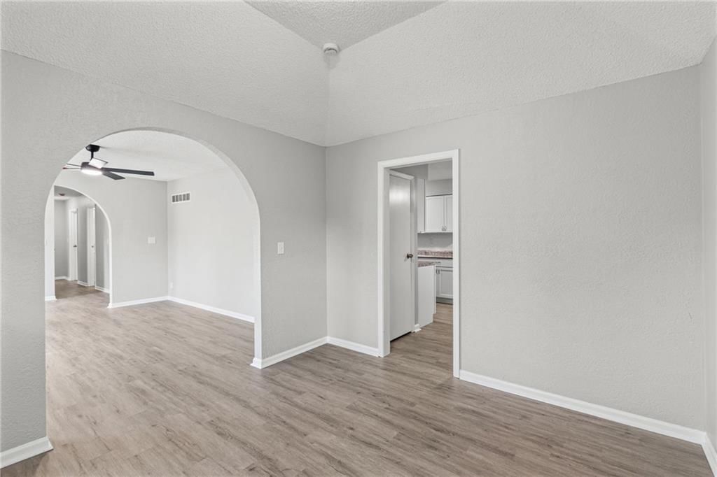 403 Kingsley Avenue — photo 13