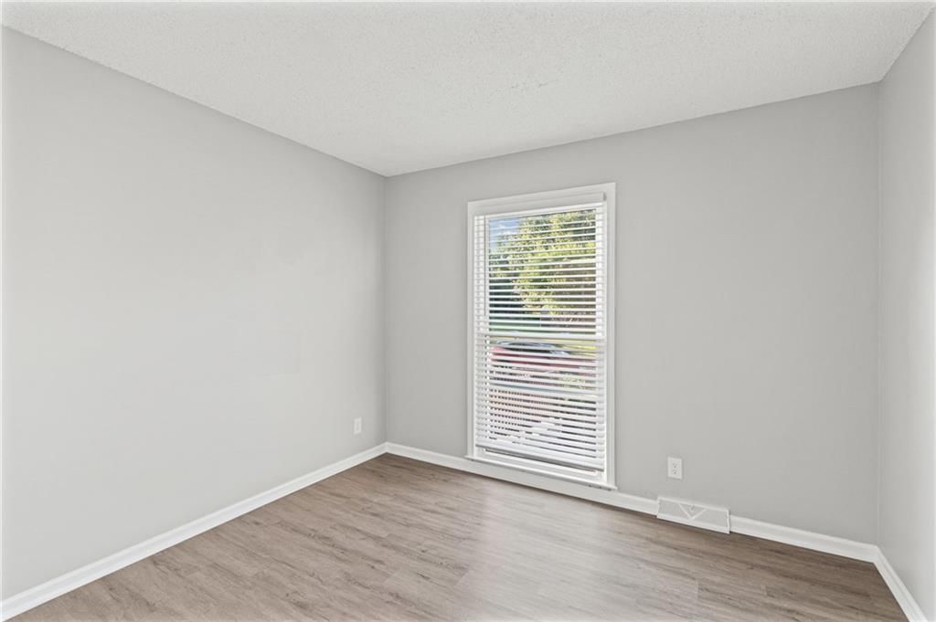 403 Kingsley Avenue — photo 17