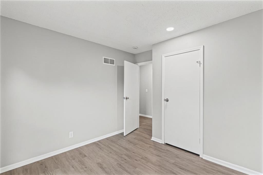 403 Kingsley Avenue — photo 18