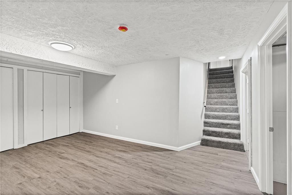 403 Kingsley Avenue — photo 28