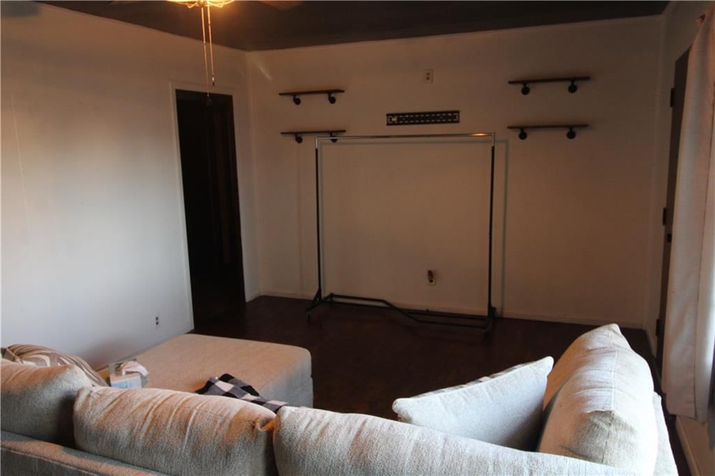 406 Eulich Street — photo 3