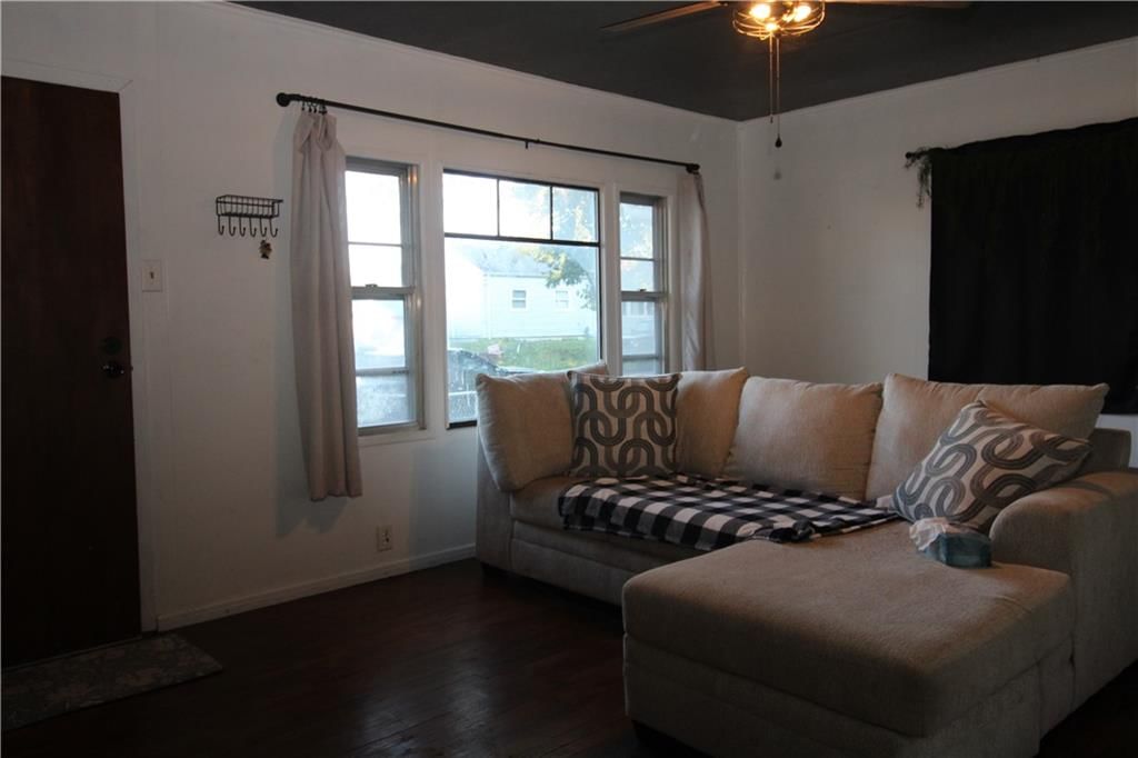 406 Eulich Street — photo 4