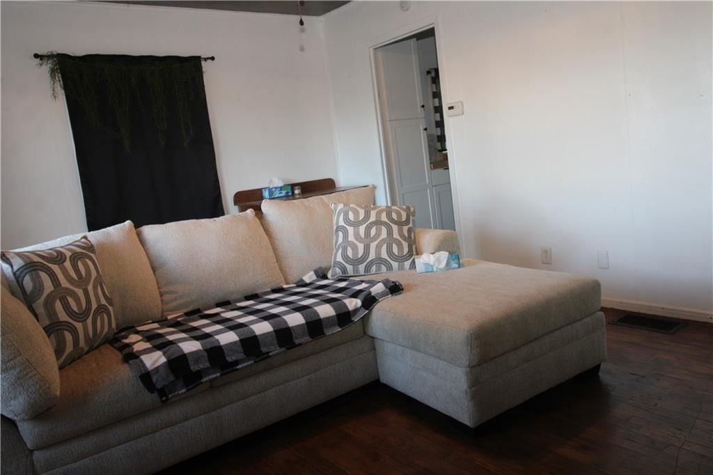 406 Eulich Street — photo 5