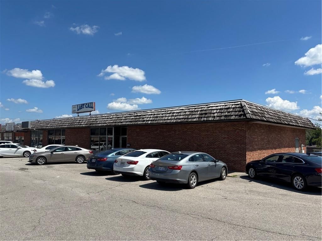 2316 N Belt Highway — photo 1