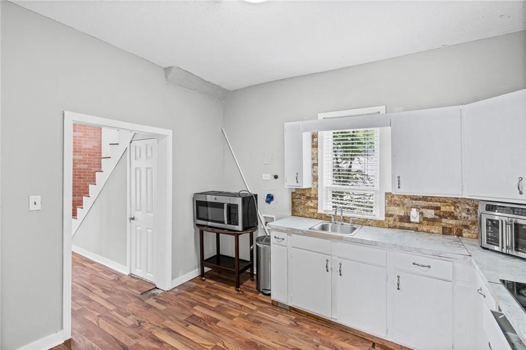 611 N Spring Street — photo 12