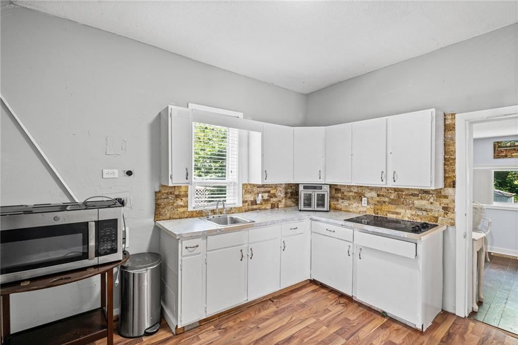 611 N Spring Street — photo 13