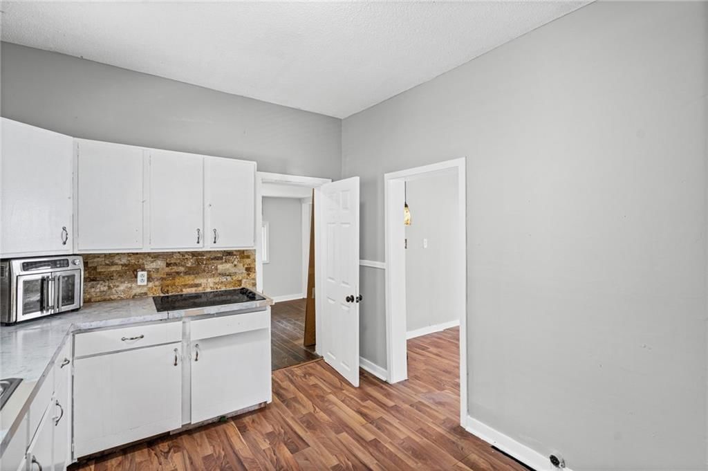 611 N Spring Street — photo 14