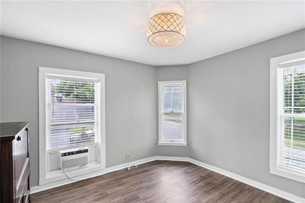 611 N Spring Street — photo 24