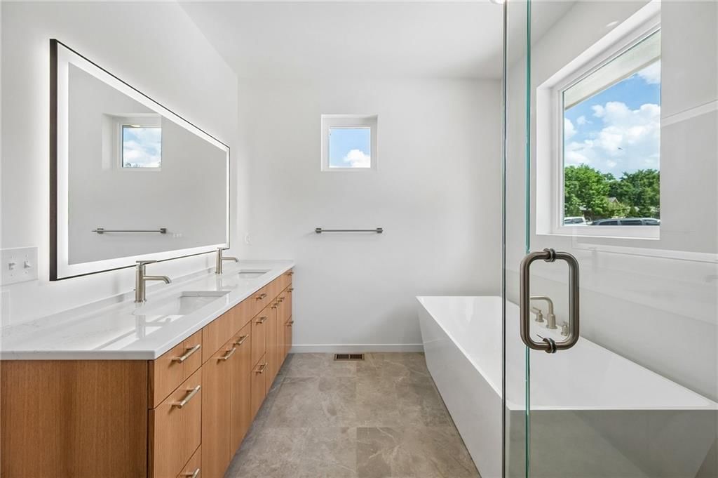 5870 Chateau Court — photo 22