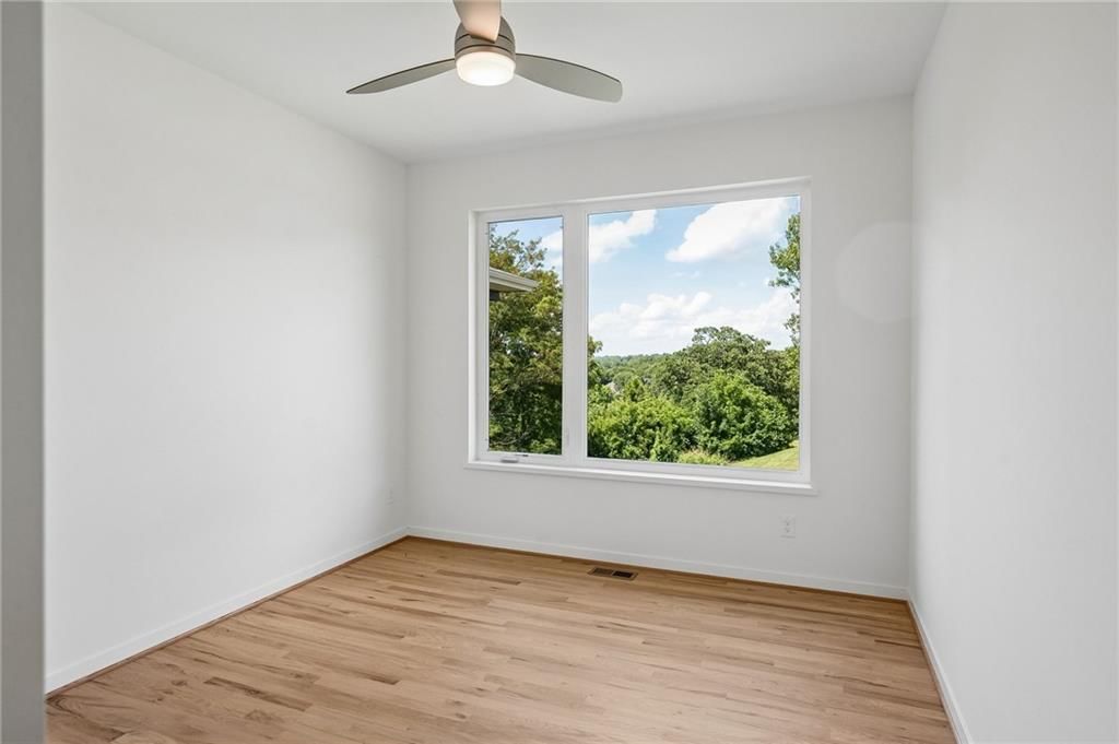 5870 Chateau Court — photo 25