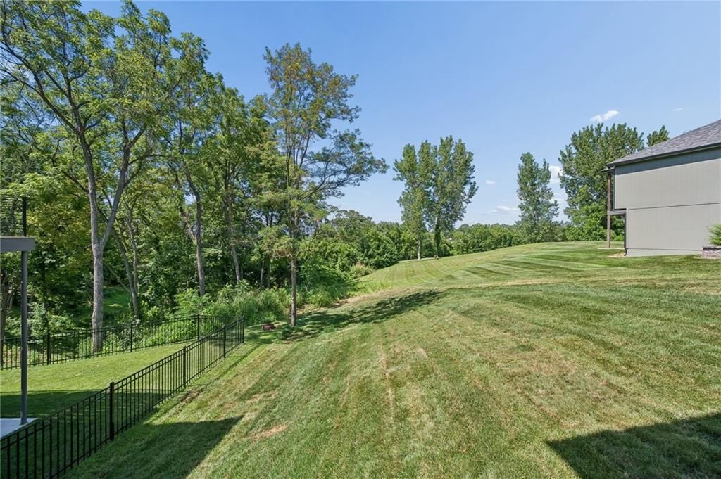 5870 Chateau Court — photo 40