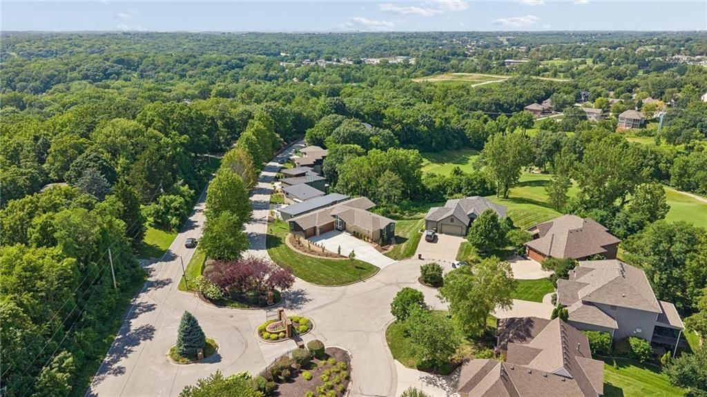 5870 Chateau Court — photo 44