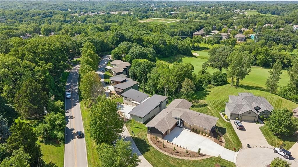 5870 Chateau Court — photo 47