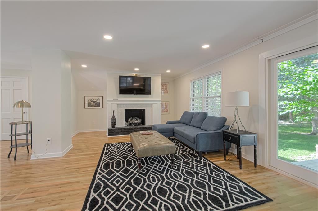 8020 Juniper Street — photo 7