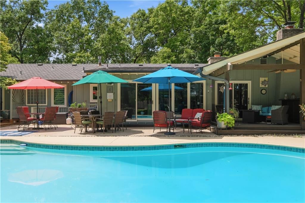 5204 W 83RD Terrace, Prairie Village, KS