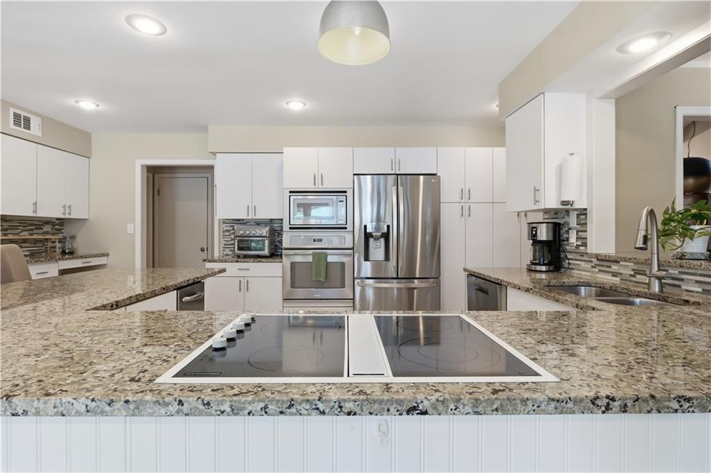 5204 W 83RD Terrace — photo 17