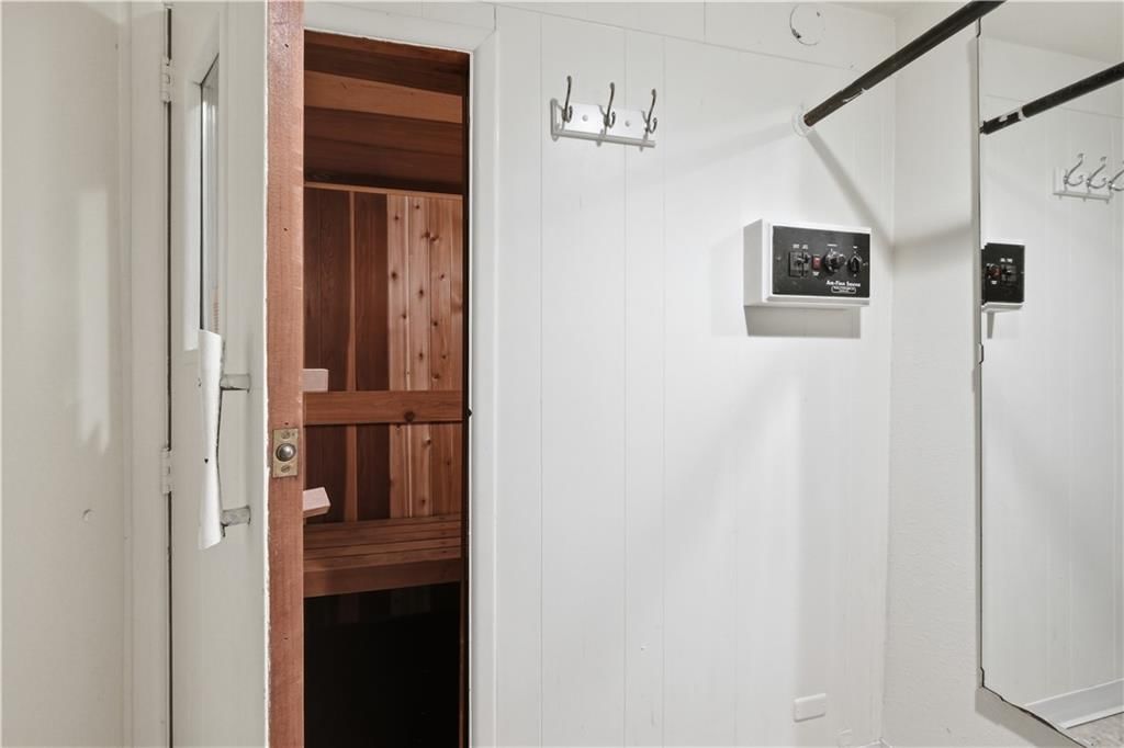 5204 W 83RD Terrace — photo 37