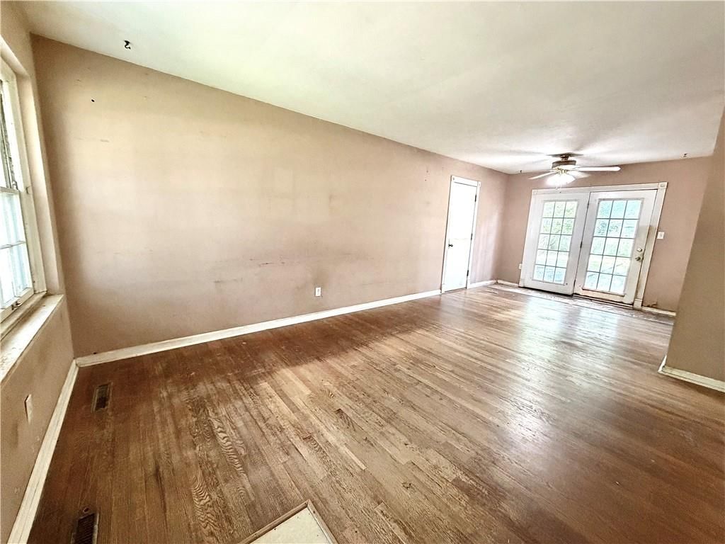8747 Larsen Street — photo 6