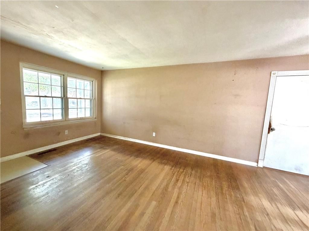 8747 Larsen Street — photo 7