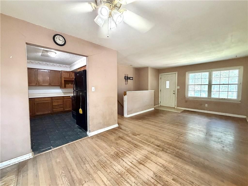 8747 Larsen Street — photo 8