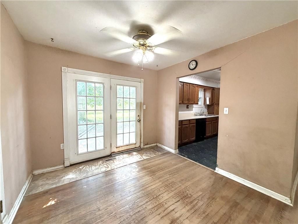 8747 Larsen Street — photo 9
