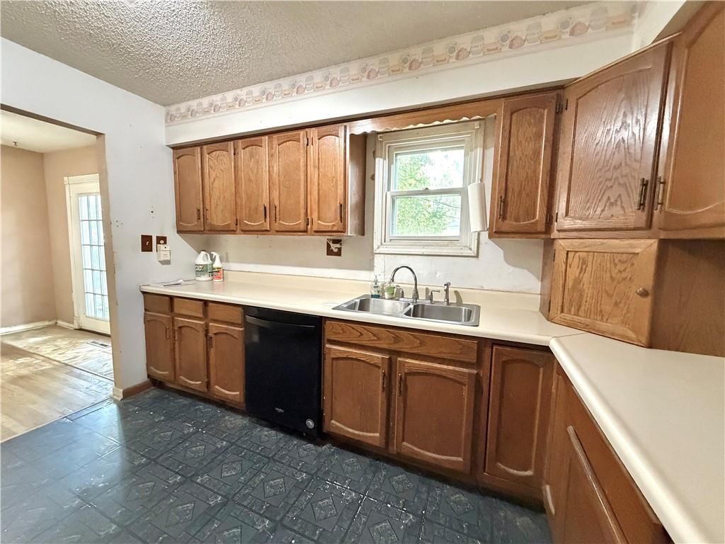 8747 Larsen Street — photo 11