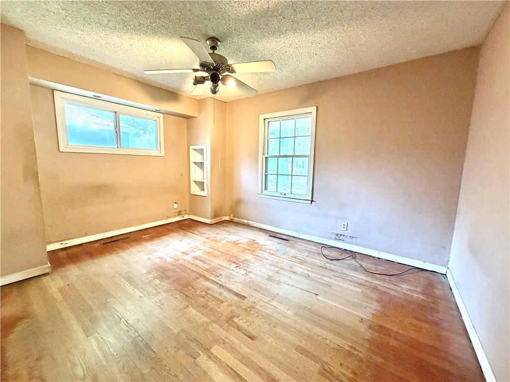 8747 Larsen Street — photo 12