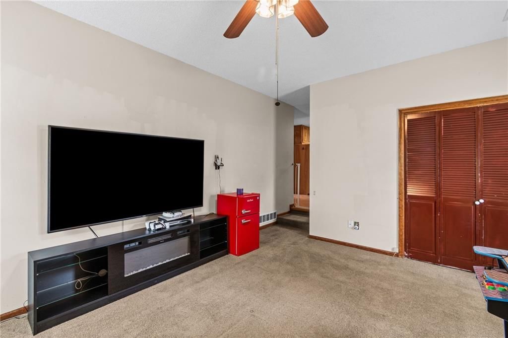224 S Chambery Drive — photo 14