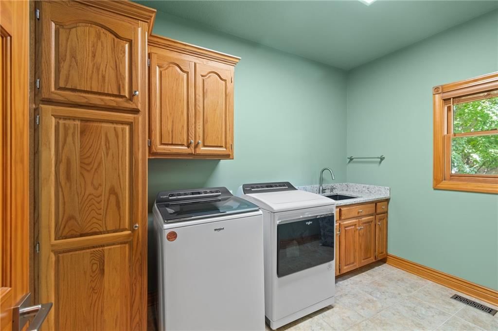 702 Bellerive Court — photo 19