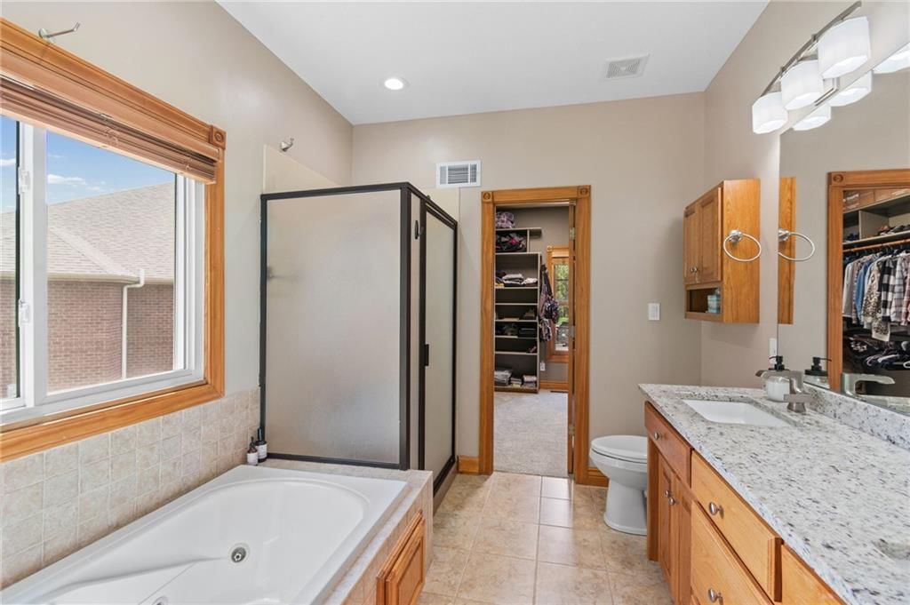702 Bellerive Court — photo 26