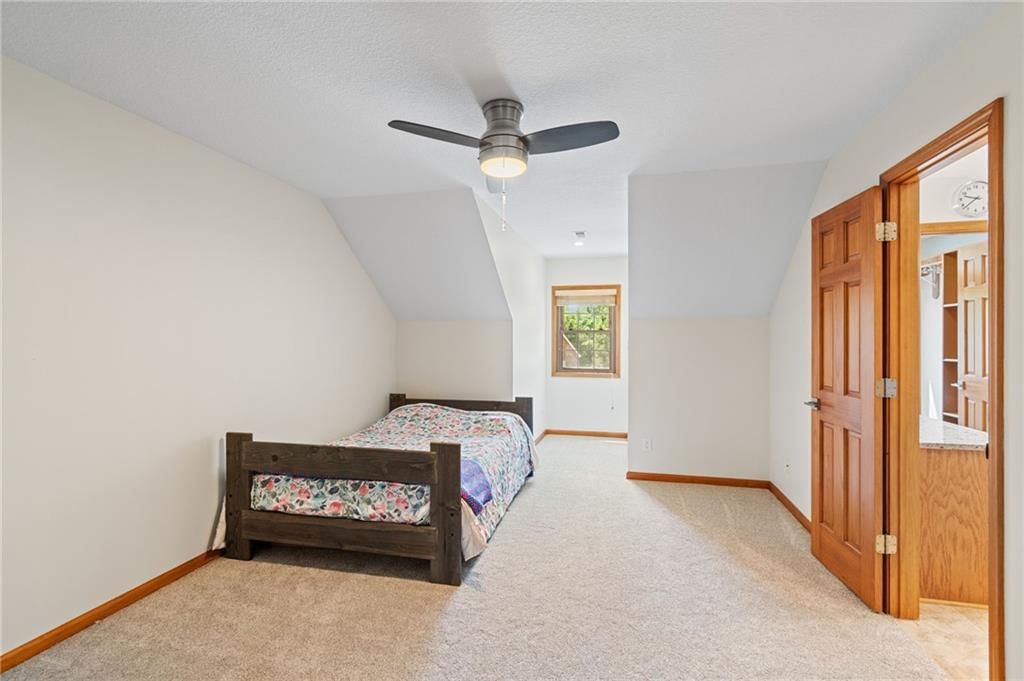 702 Bellerive Court — photo 28