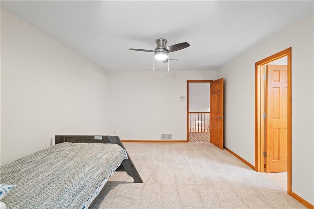 702 Bellerive Court — photo 32
