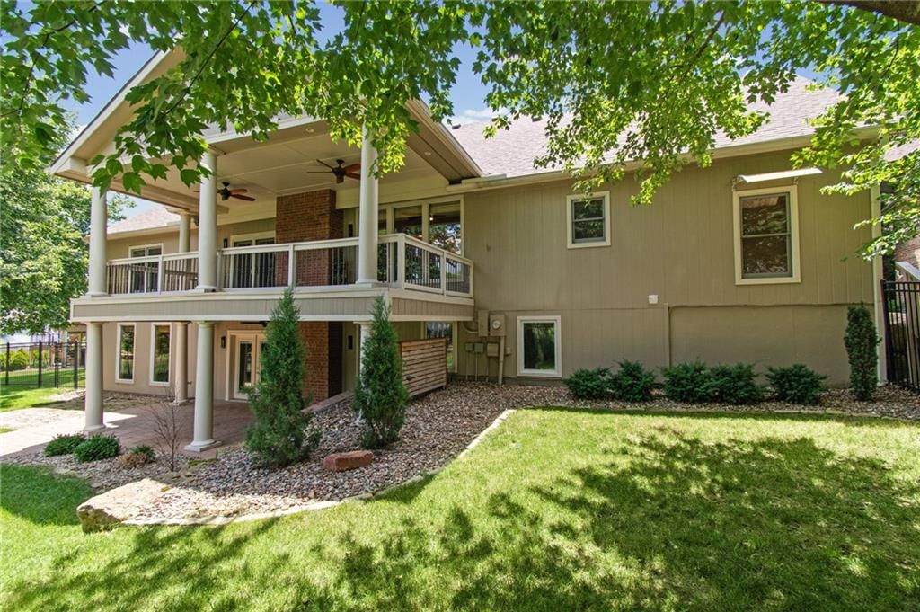 702 Bellerive Court — photo 44
