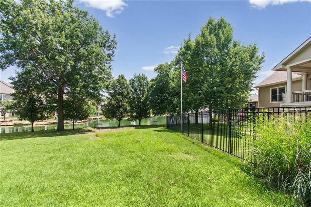 702 Bellerive Court — photo 45