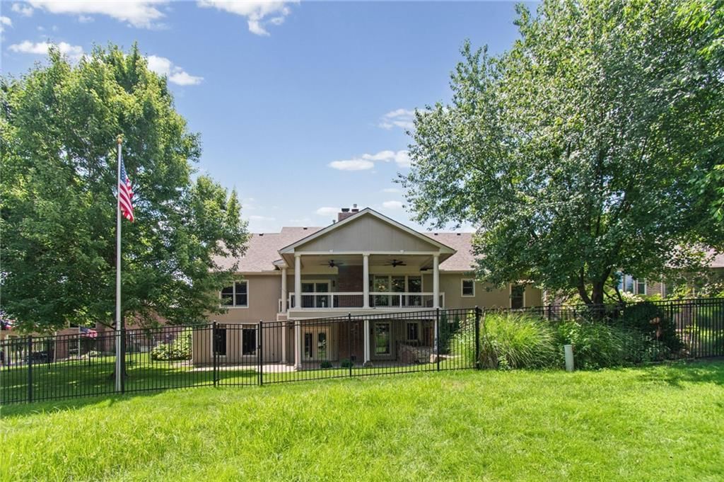 702 Bellerive Court — photo 46