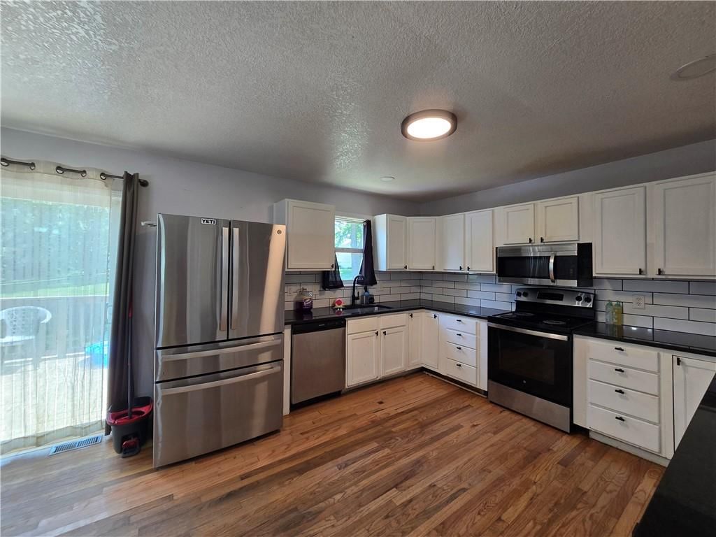 1935 Belmont Place — photo 14