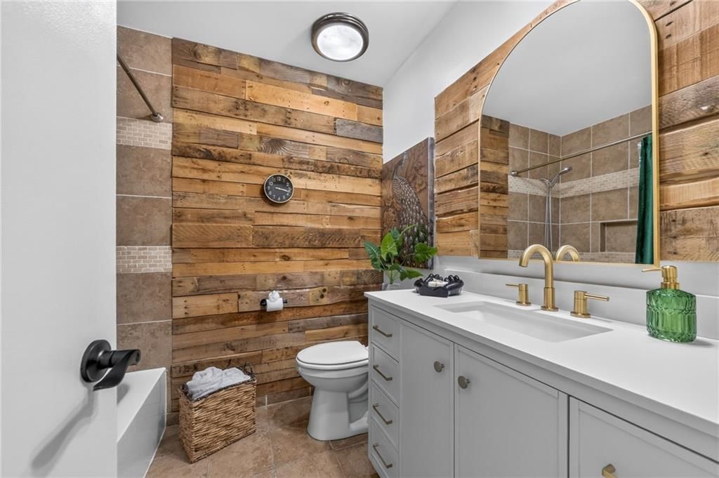 7511 N BROOKLYN Avenue — photo 32