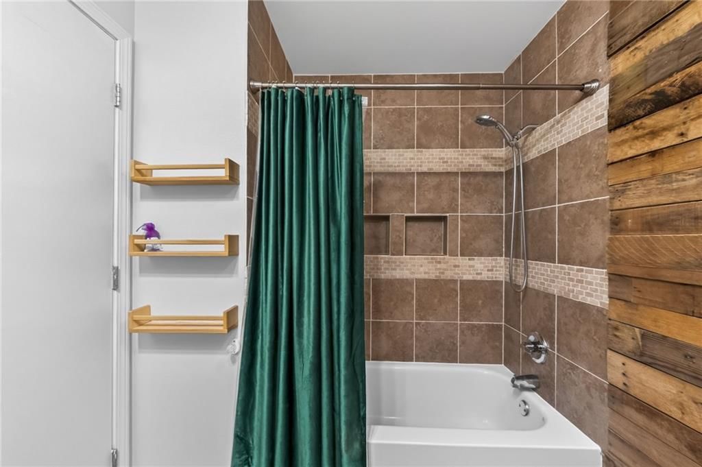 7511 N BROOKLYN Avenue — photo 33