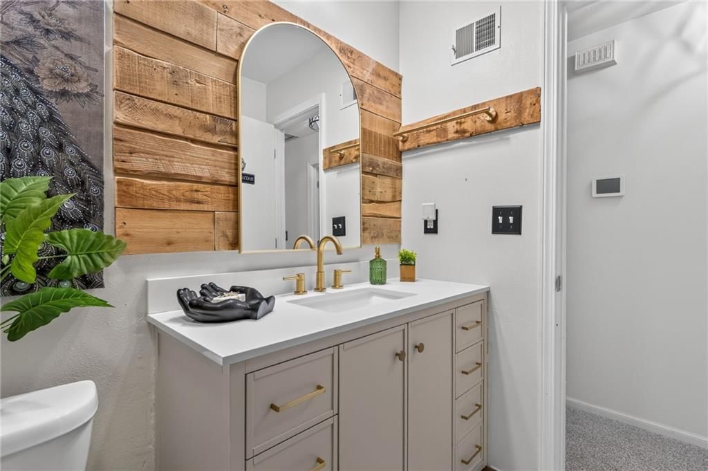 7511 N BROOKLYN Avenue — photo 34