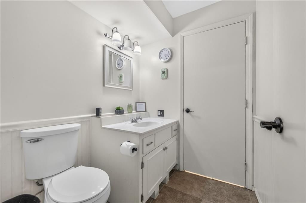 7511 N BROOKLYN Avenue — photo 42
