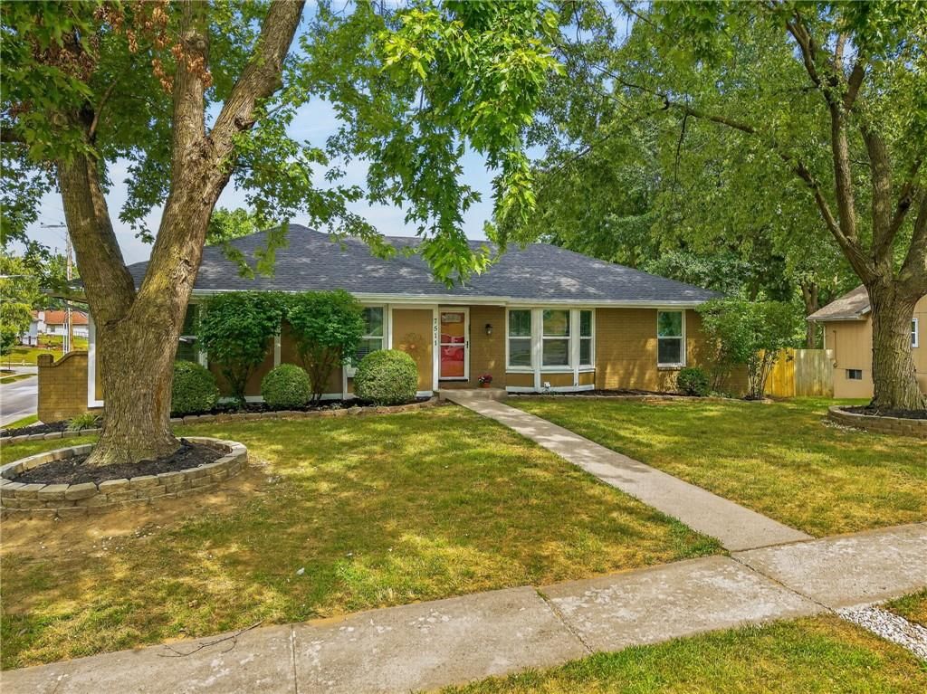 7511 N BROOKLYN Avenue — photo 47
