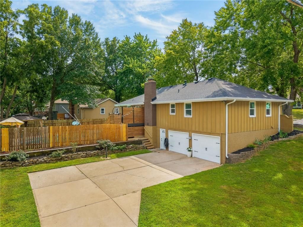 7511 N BROOKLYN Avenue — photo 48