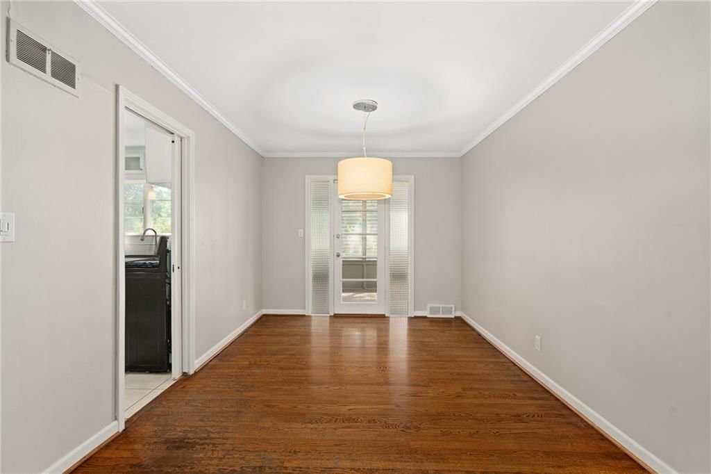 7635 Charlotte Street — photo 5