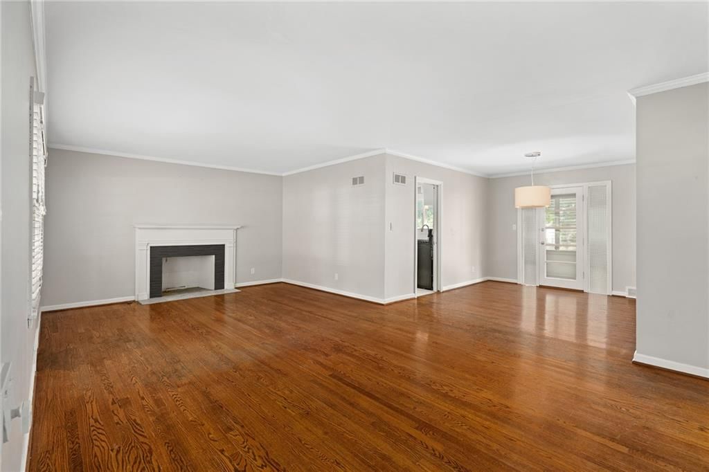7635 Charlotte Street — photo 6